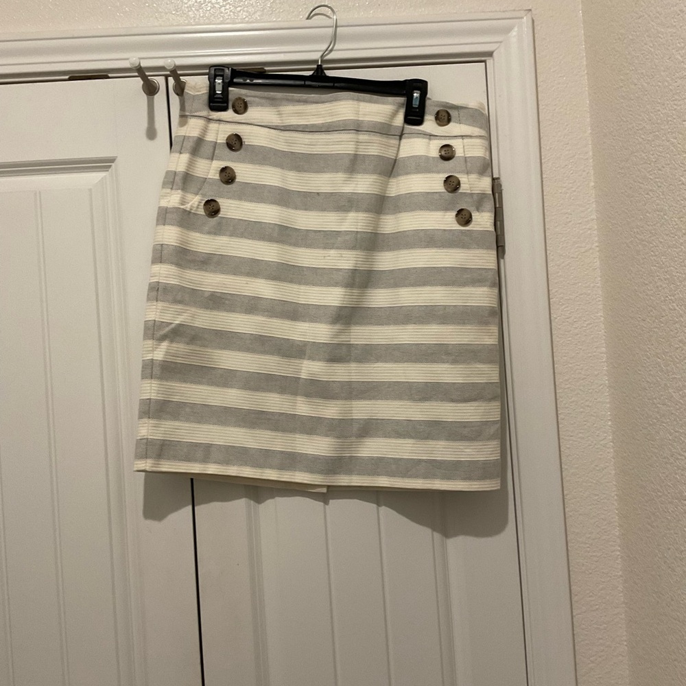 LOFT White and Gray Pencil Skirt